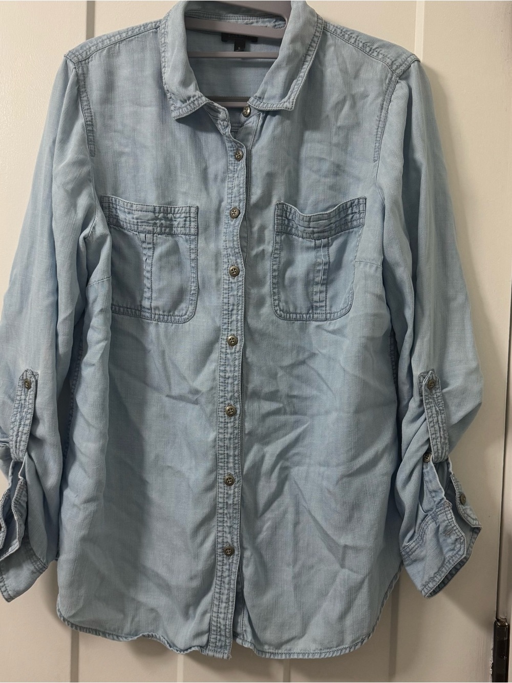 Talbots Women’s Chambray Shirt Light Blue Distressed Long Sleeve Size Small